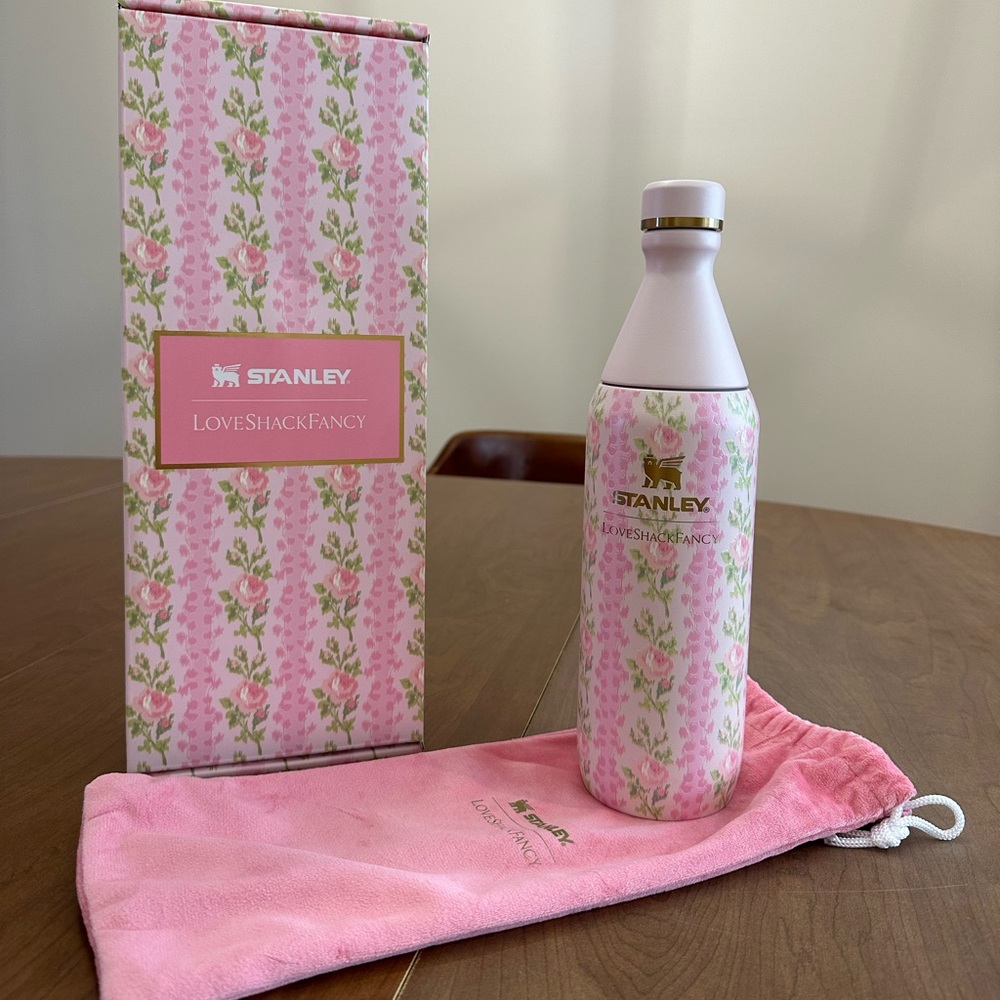 NWT Stanley x LoveShackFancy All Day Slim Bottle 20oz in Blooming Heirloom